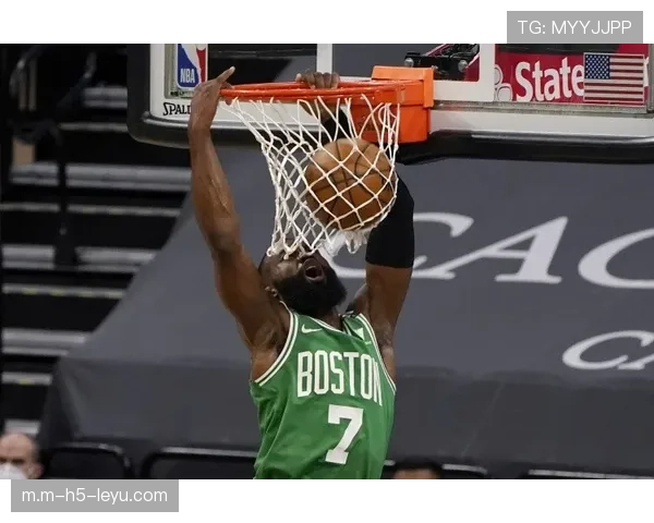 杰伦·布朗扛起波士顿进攻大旗 场均30分率队稳住东区第二